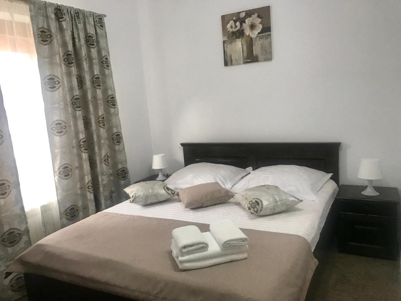 Cameră dublă cu baie privată